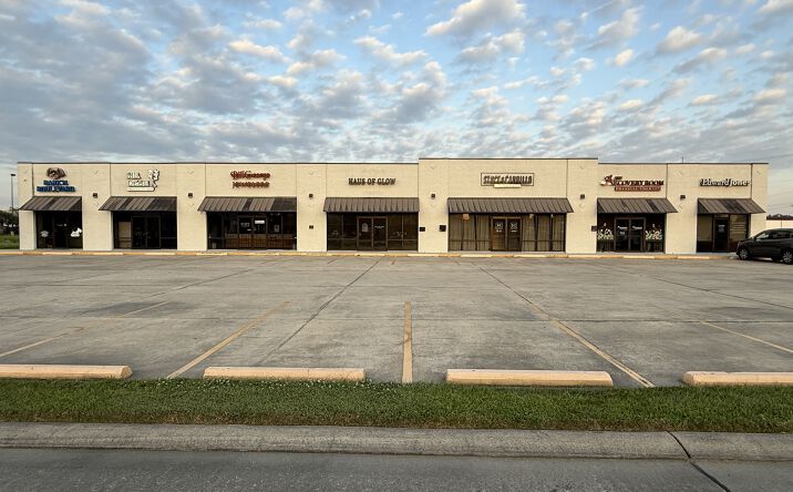 Pictures of Retail property located at 142 Laura Dr, Thibodaux, LA 70301 for lease - image #1
