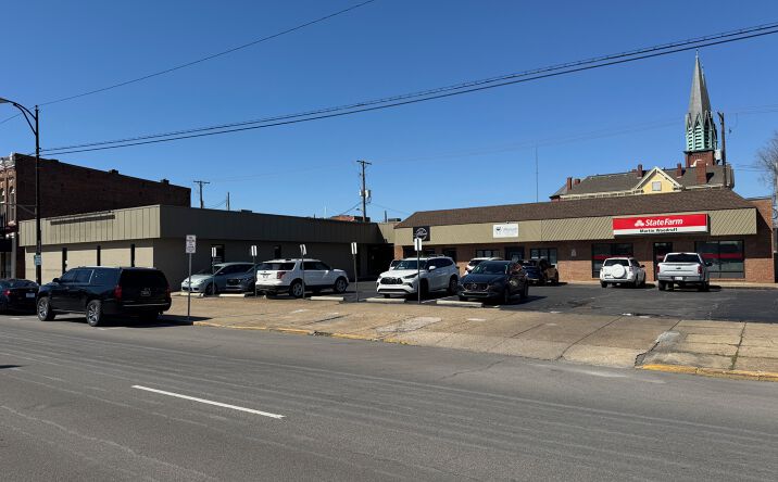 Pictures of Office property located at 2007 W Franklin St, Evansville, IN 47712 for lease - image #1