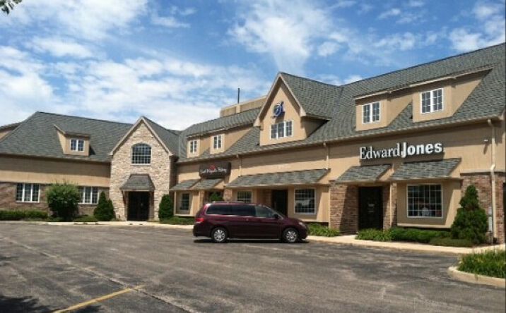 Pictures of Retail, Office, Industrial property located at 207 E Church St, Sandwich, IL 60548 for lease - image #1