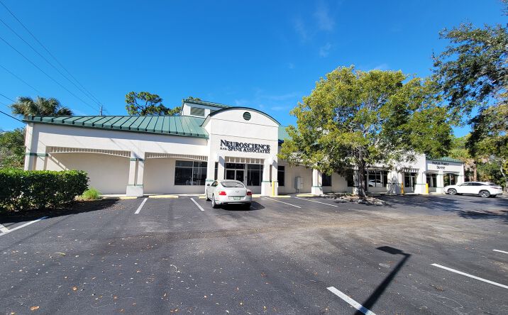 Pictures of Office property located at 877 111th Ave N, Naples, FL 34108 for lease - image #1