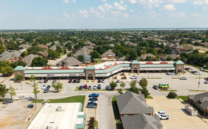 Pictures of Retail, Industrial, Restaurant property located at 6909 W Hefner Rd, Oklahoma City, OK 73162 for lease - image #1