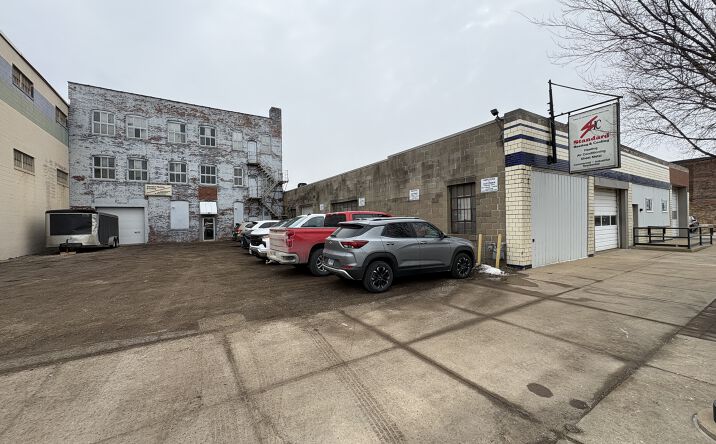 Pictures of Retail, Office, Industrial property located at 906 SW Adams St, Peoria, IL 61602 for lease - image #1