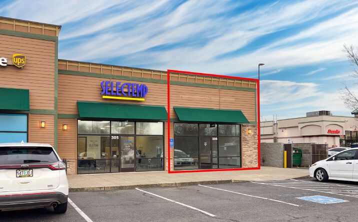 Pictures of Retail property located at 3019 NW Stewart Parkway, Suite 306, Roseburg, OR 97471 for lease - image #1