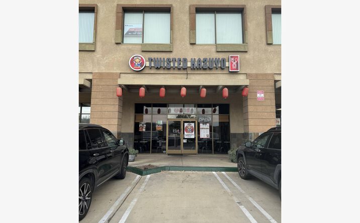Pictures of Retail, Restaurant property located at 28112 Bouquet Canyon Rd, Santa Clarita, CA 91350 for lease - image #1