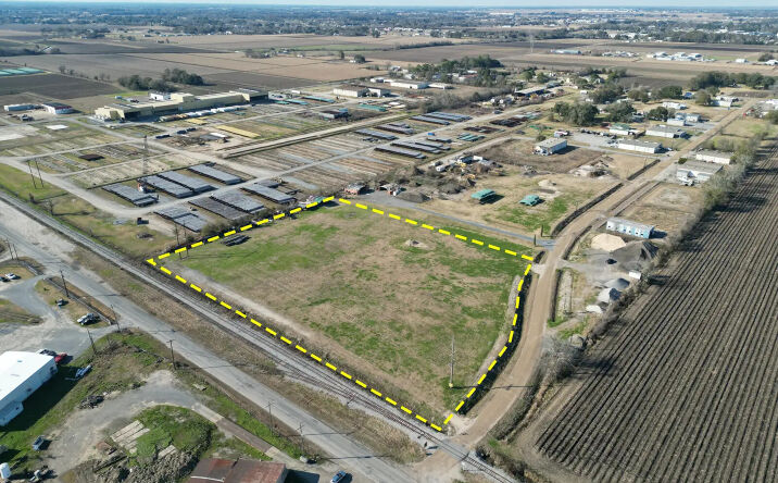 Pictures of Land property located at Tbd  Commercial Dr, New Iberia, LA 70560 for lease - image #1