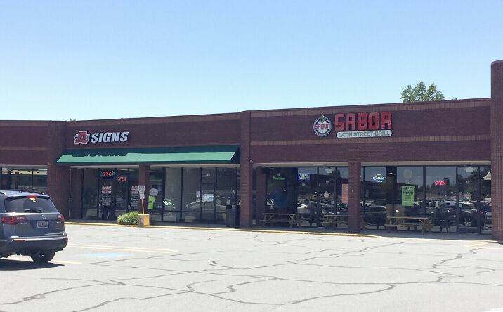 Pictures of Retail property located at 799 Crossroads Plaza, Fort Mill, SC 29708 for lease - image #1