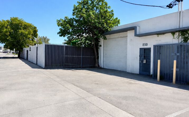 Pictures of Industrial property located at 850 NW 71st St, Miami, FL 33150 for lease - image #1