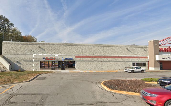Pictures of Retail property located at 7402 N 30th St, Omaha, NE 68112 for lease - image #1