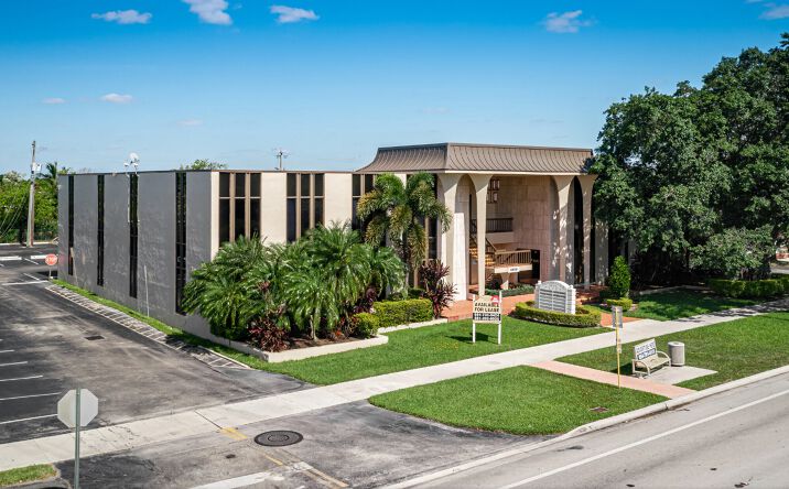 Pictures of Office property located at 4699 N State Rd 7, Tamarac, FL 33319 for lease - image #1