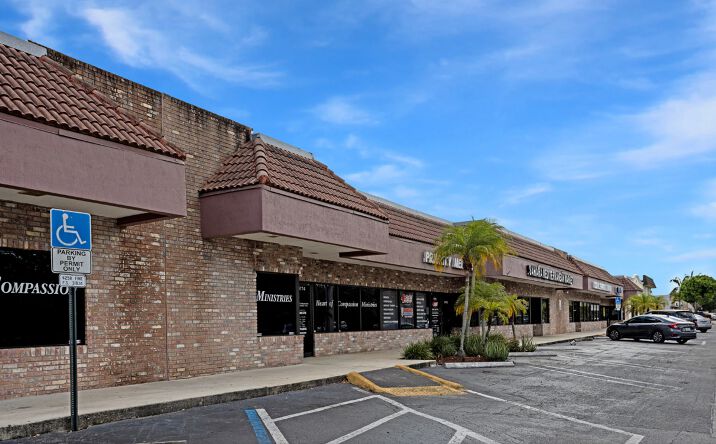 Pictures of Retail property located at 10750 Wiles Rd, Coral Springs, FL 33076 for lease - image #1