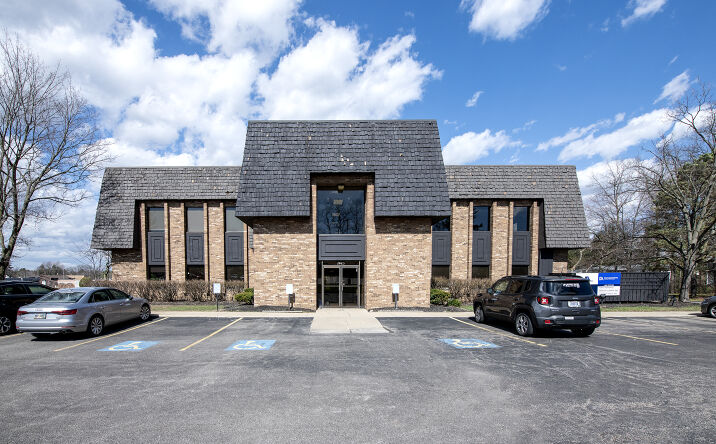 Pictures of Office property located at 2725 Abington Rd, Akron, OH 44333 for lease - image #1