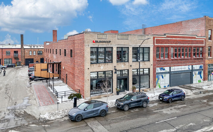 Pictures of Restaurant property located at 1430 Locust St, Des Moines, IA 50309 for lease - image #1