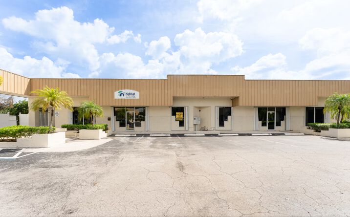 Pictures of Retail, Office property located at 6758 N Military Trl, West Palm Beach, FL 33407 for lease - image #1