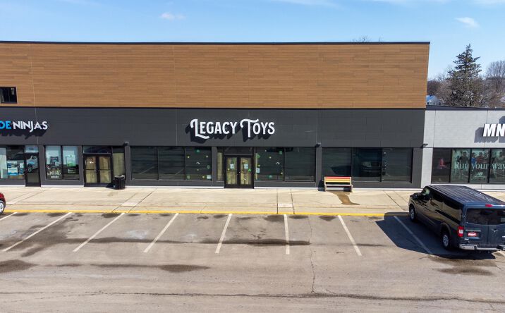 Pictures of Retail property located at 122 17th Ave NW, Rochester, MN 55901 for lease - image #1