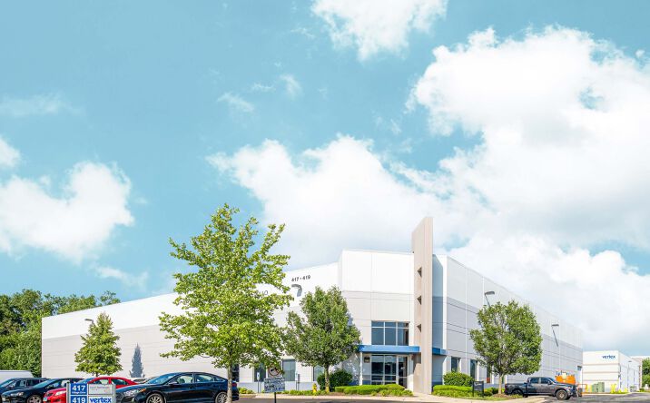 Pictures of Industrial property located at 417- 419 Village Drive, Carol Stream, IL 60188 for lease - image #1