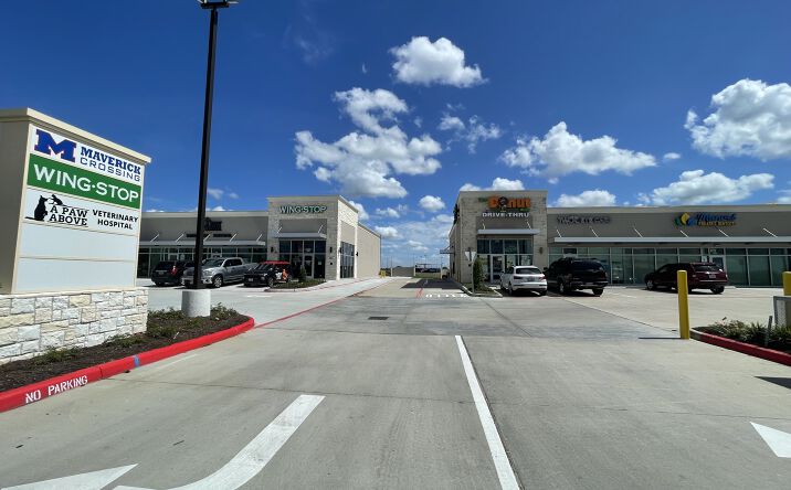 Pictures of Retail, Office property located at 19427 Hwy 6, Manvel, TX 77578 for lease - image #1