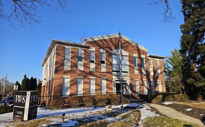 Pictures of Office property located at 2215 E Market St, East York, PA 17402 for lease - image #1