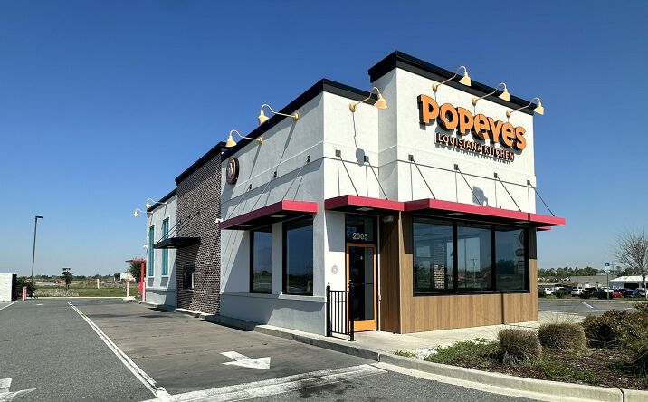 Pictures of Restaurant, Retail property located at 2005 Ohio Ave N, Live Oak, FL 32064 for lease - image #1