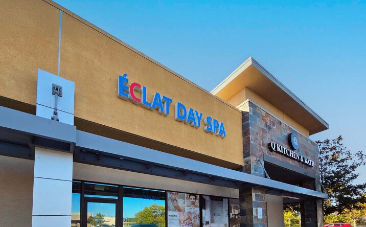 Pictures of Retail property located at 3135 Harbor Blvd, Costa Mesa, CA 92626 for lease - image #1