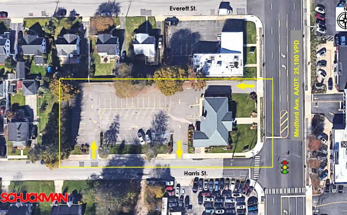 Pictures of Retail property located at 472 Medford Ave, Patchogue, NY 11772 for lease - image #1