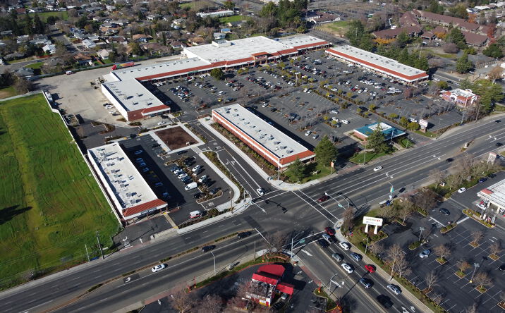 Pictures of Retail property located at 7423 Fair Oaks Blvd, Carmichael, CA 95608 for lease - image #1