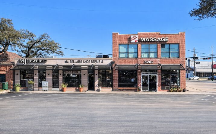 Pictures of Retail, Office property located at 5202 Bellaire Blvd, Bellaire, TX 77401 for lease - image #1