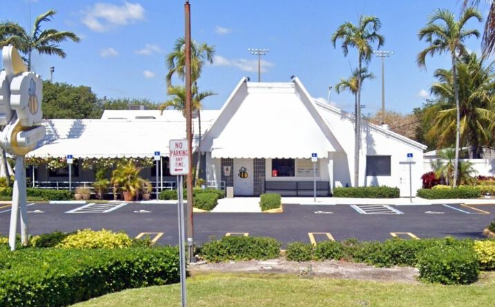 Pictures of Retail, Restaurant property located at 2410 North Federal Highway, Delray Beach, FL 33483 for lease - image #1