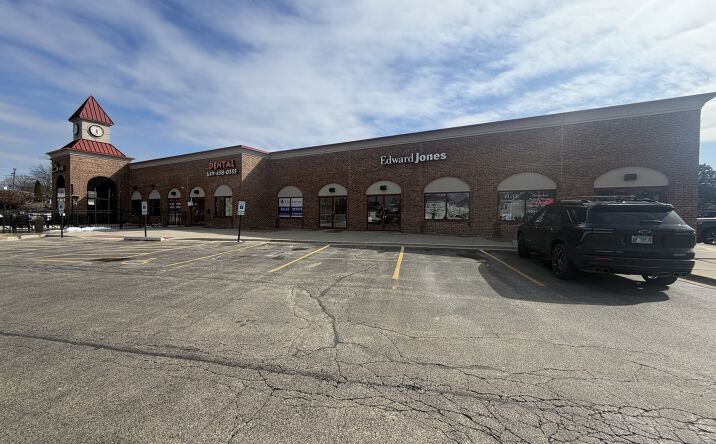 Pictures of Retail, Office property located at 601 W Army Trail Boulevard C, Addison, IL 60101 for lease - image #1