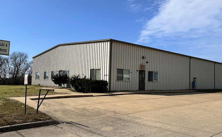 Pictures of Industrial property located at 2221 NW Vail Ave, Topeka, KS 66618 for lease - image #1