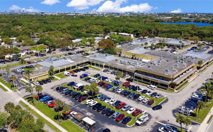 Pictures of Retail, Office property located at 3365 Sheridan St, Hollywood, FL 33021 for lease - image #1