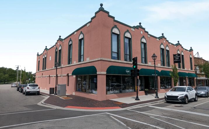 Pictures of Office property located at 22 W St Charles Rd, Lombard, IL 60148 for lease - image #1