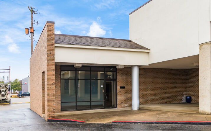 Pictures of Office, Retail property located at 123 N Maysville Ave, Zanesville, OH 43701 for lease - image #1