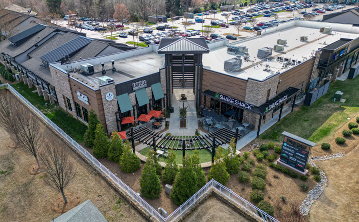 Pictures of Retail, Office property located at 16645 Birkdale Commons Pkwy, Huntersville, NC 28078 for lease - image #1