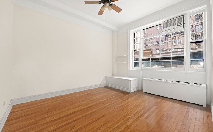 Pictures of Office property located at 140 W 79th St, New York, NY 10024 for lease - image #1