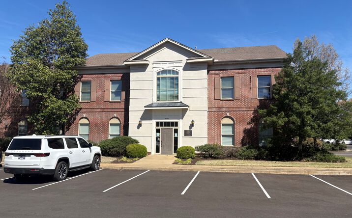 Pictures of Office property located at 9064 Corporate Gardens Dr, Germantown, TN 38138 for lease - image #1