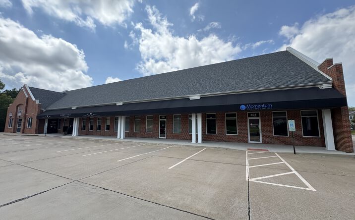 Pictures of Office property located at 808 West Trailcreek Drive, Peoria, IL 61614 for lease - image #1