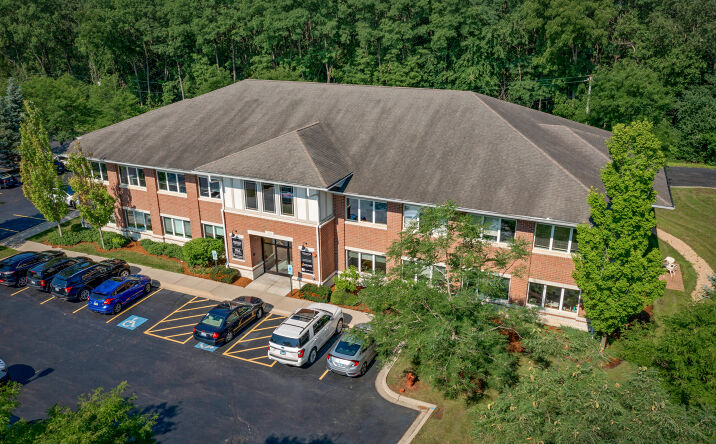 Pictures of Office property located at 2455 Dean St, St. Charles, IL 60175 for lease - image #1