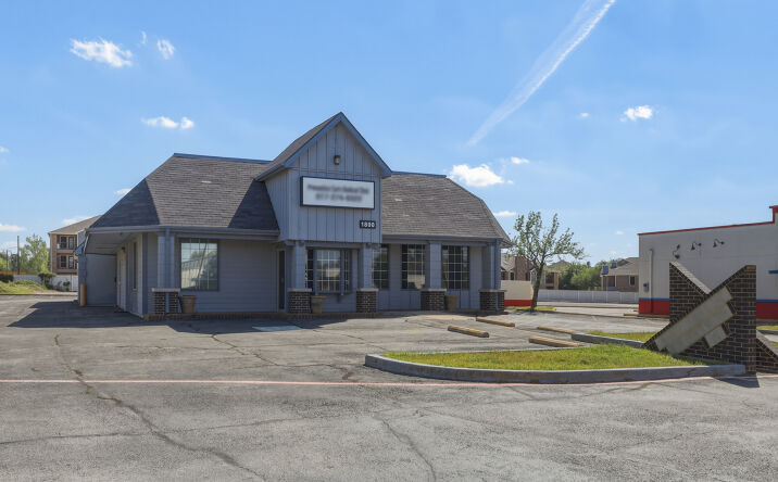 Pictures of Office, Special Purpose property located at 1800 W Pioneer Pkwy, Arlington, TX 76013 for lease - image #1