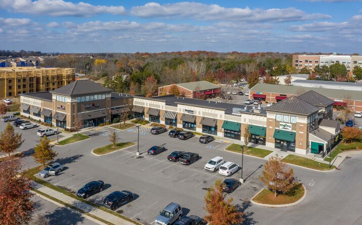 Pictures of Retail property located at 711 N Thompson Ln, Murfreesboro, TN 37129 for lease - image #1