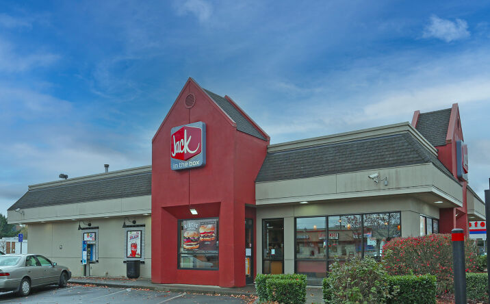 Pictures of Restaurant, Retail property located at 10500 SE 82nd Ave, Happy Valley, OR 97086 for lease - image #1