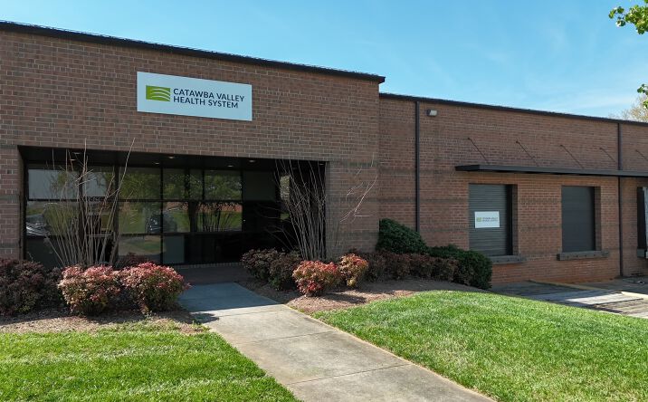 Pictures of Industrial, Office property located at 824 22nd St Pl SE, Hickory, NC 28602 for lease - image #1