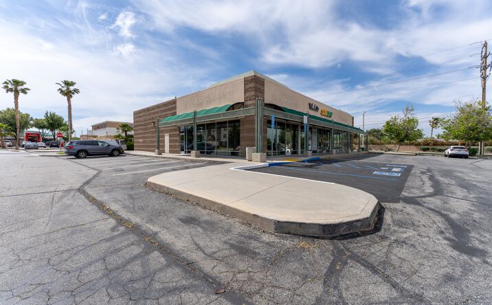 Pictures of Retail property located at 422 W Avenue P, Palmdale, CA 93551 for lease - image #1