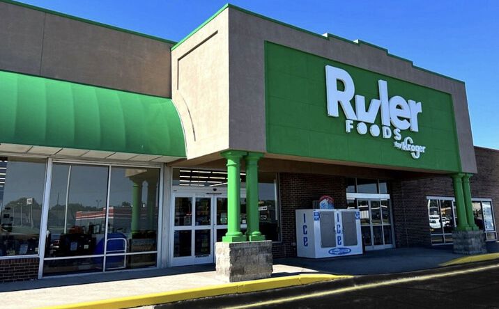 Pictures of Retail property located at 1500 W Broadway St, Princeton, IN 47670 for lease - image #1