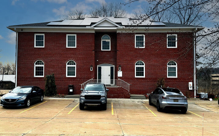Pictures of Office property located at 308 N Cleveland Massillon Rd, Akron, OH 44333 for lease - image #1