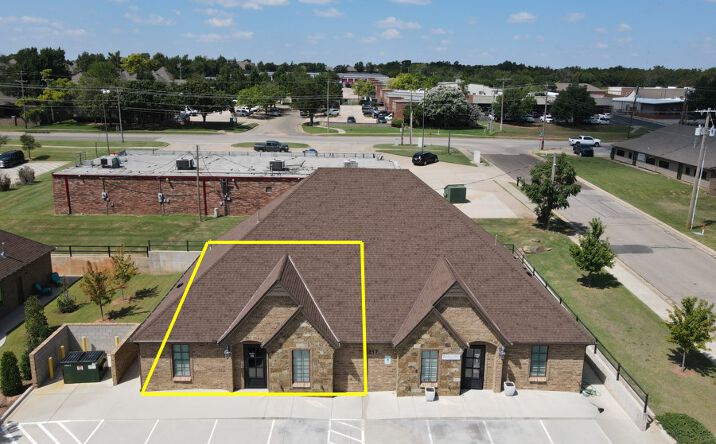 Pictures of Office property located at 517 Liberty Ln, Edmond, OK 73034 for lease - image #1