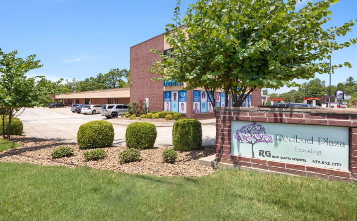 Pictures of Retail, Office property located at 902 SW 2nd St, Bentonville, AR 72712 for lease - image #1