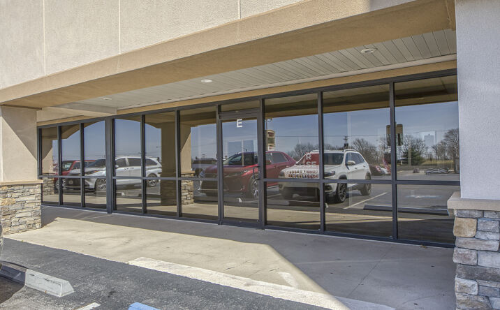 Pictures of Retail, Office property located at 1715 S Madison St, Webb City, MO 64870 for lease - image #1