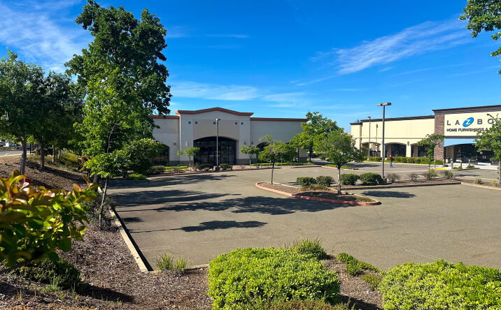 Pictures of Retail property located at 394 N Sunrise Ave, Roseville, CA 95661 for lease - image #1