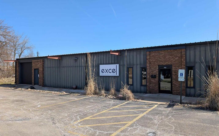 Pictures of Retail, Industrial property located at 1703 Candletree Dr, Peoria, IL 61614 for lease - image #1
