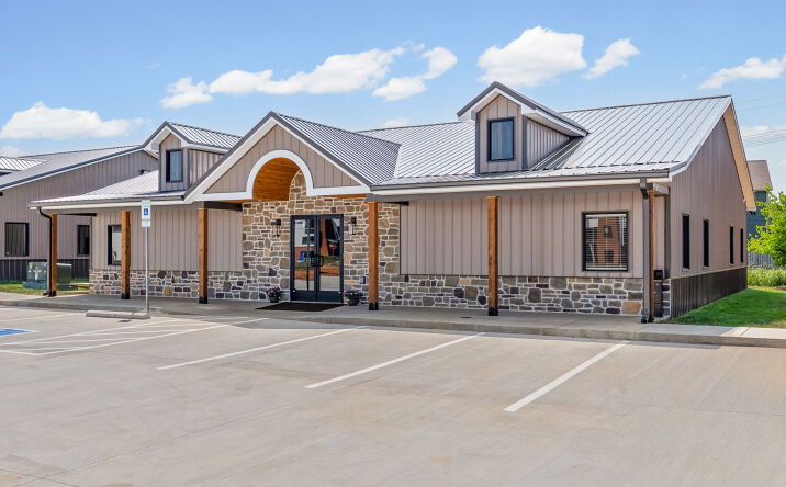 Pictures of Office, Special Purpose property located at 2510 Pea Ridge Rd, Clarksville, TN 37040 for lease - image #1